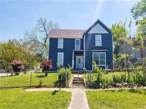 700 W Munson